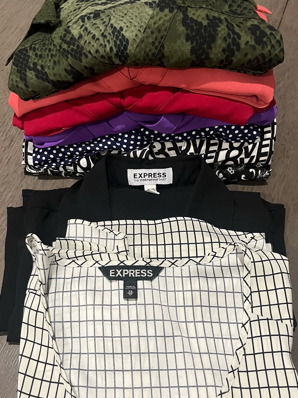 Express Women Button Down Tops. 6 Long-sleeve+1 Cap-sleeve+ 1 Black sleeveless - Picture 6 of 6